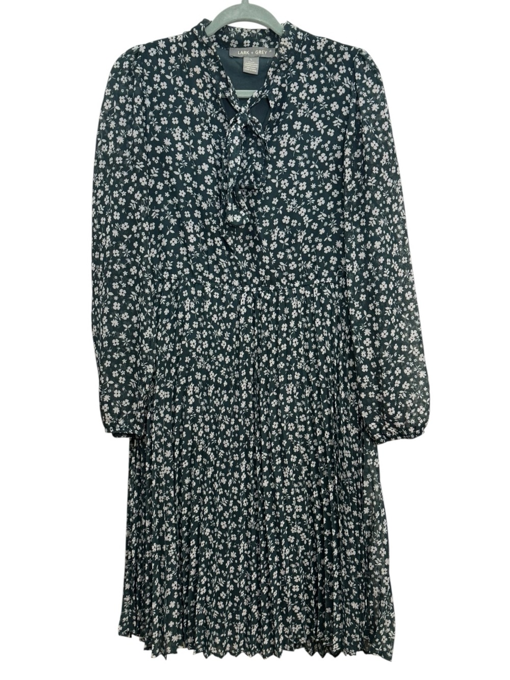 Lark & Grey Deep Teal Green Floral Long-Sleeve‎ Pleated Midi Dress